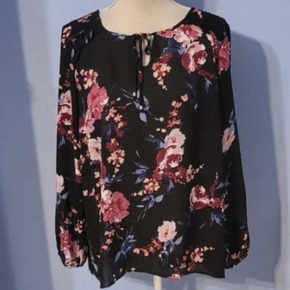 Lightweight Black Floral Longsleeve Blouse